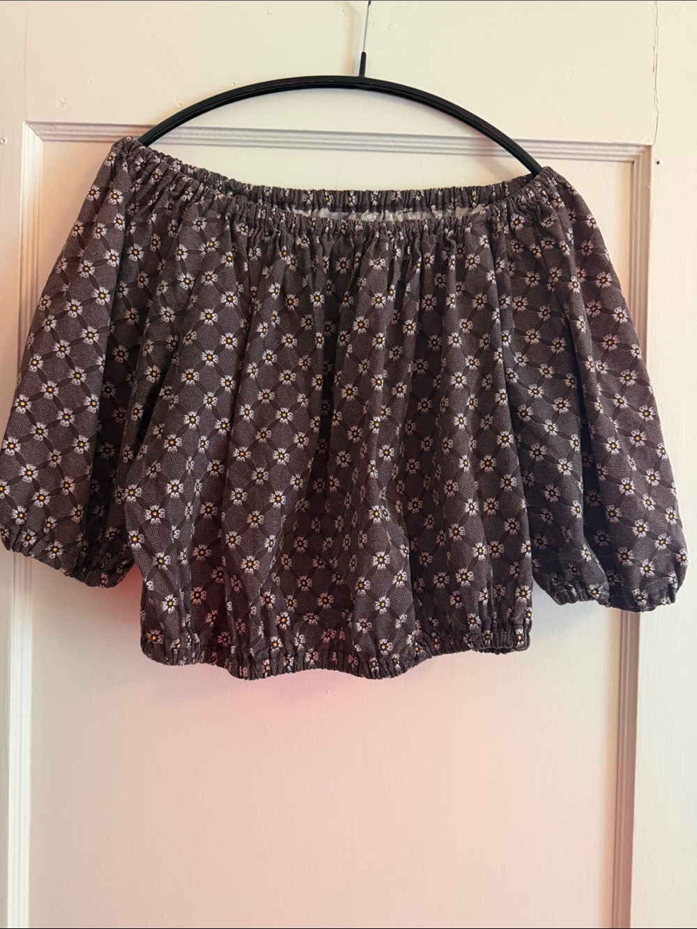 Floral Off-Shoulder Peasant Crop Top